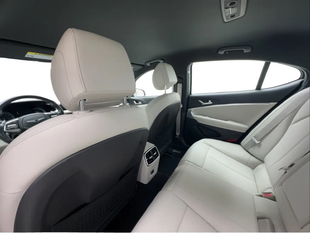 Genesis G70 photo 25