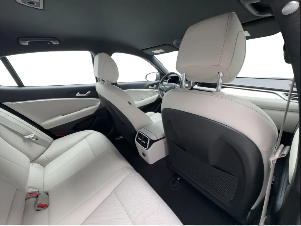 Genesis G70 photo 29
