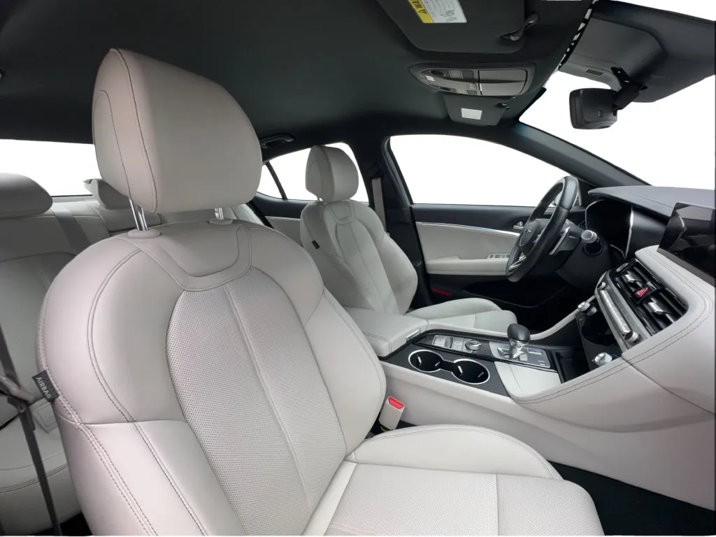 Genesis G70 photo 32