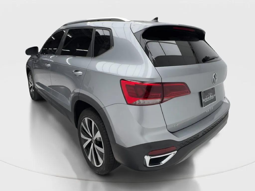 Volkswagen Taos photo 11