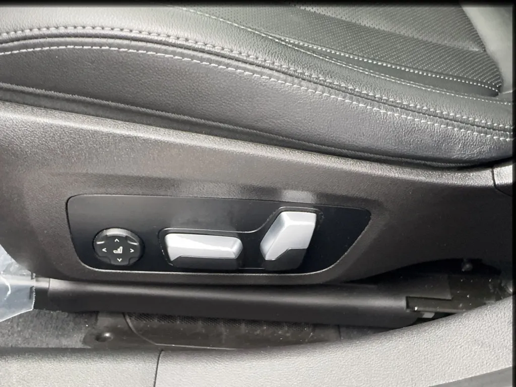 BMW 3 Series photo 25