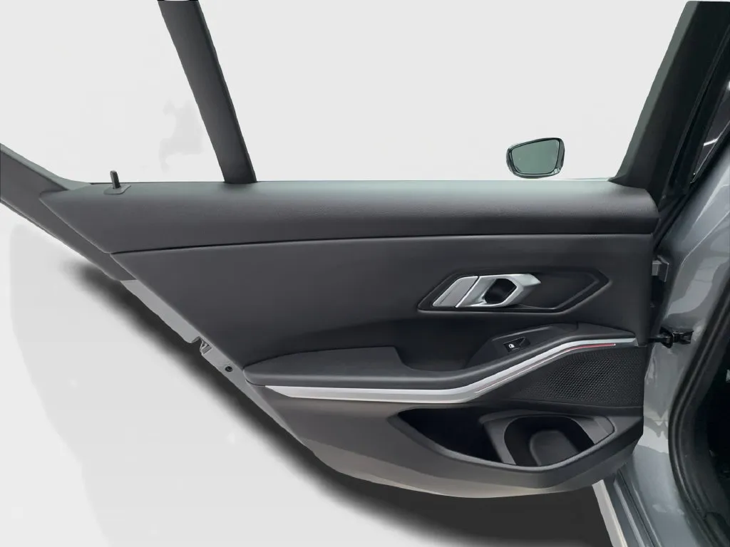 BMW 3 Series photo 28