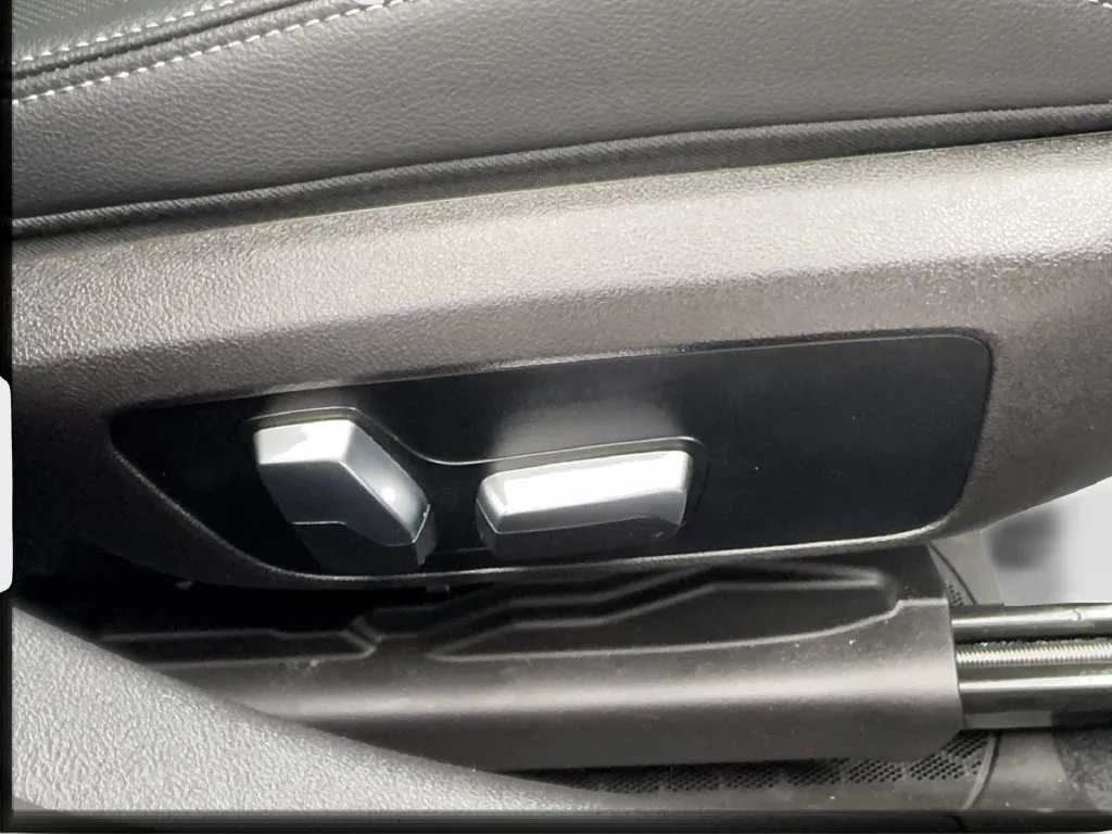 BMW 3 Series photo 35