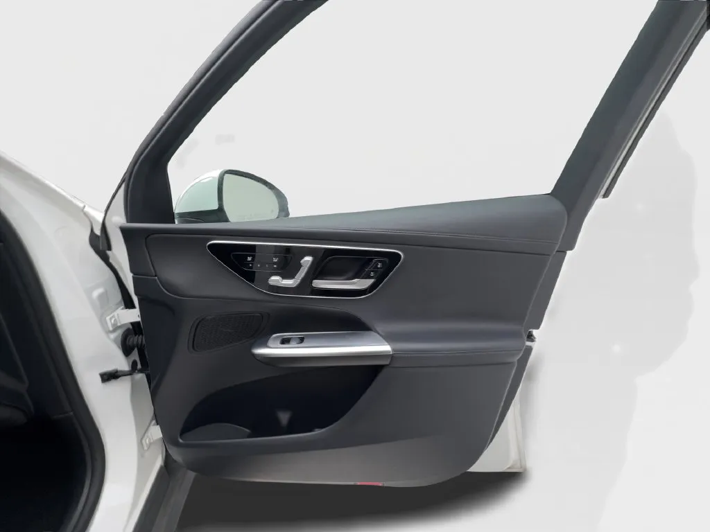 Mercedes-Benz GLC photo 34