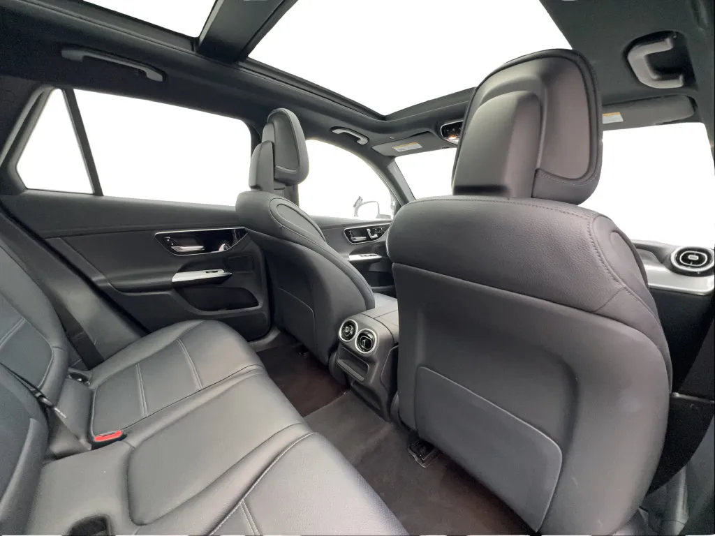 Mercedes-Benz GLC photo 29