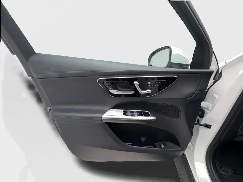 Mercedes-Benz GLC photo 23