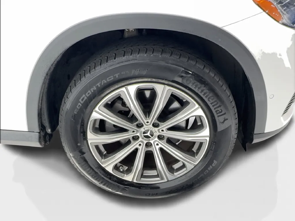 Mercedes-Benz GLC photo 16