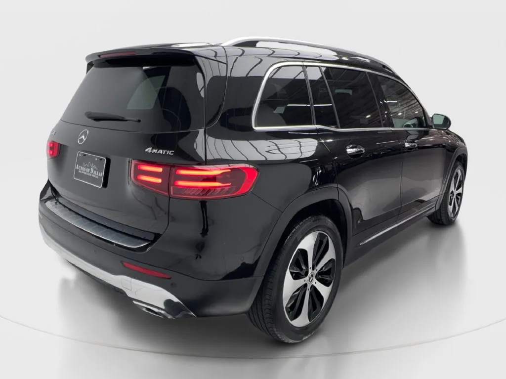 Mercedes-Benz GLB photo 8