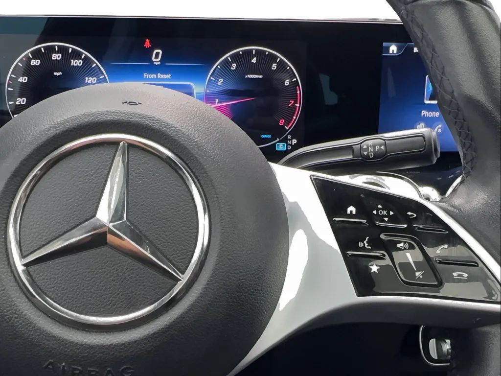 Mercedes-Benz GLB photo 41