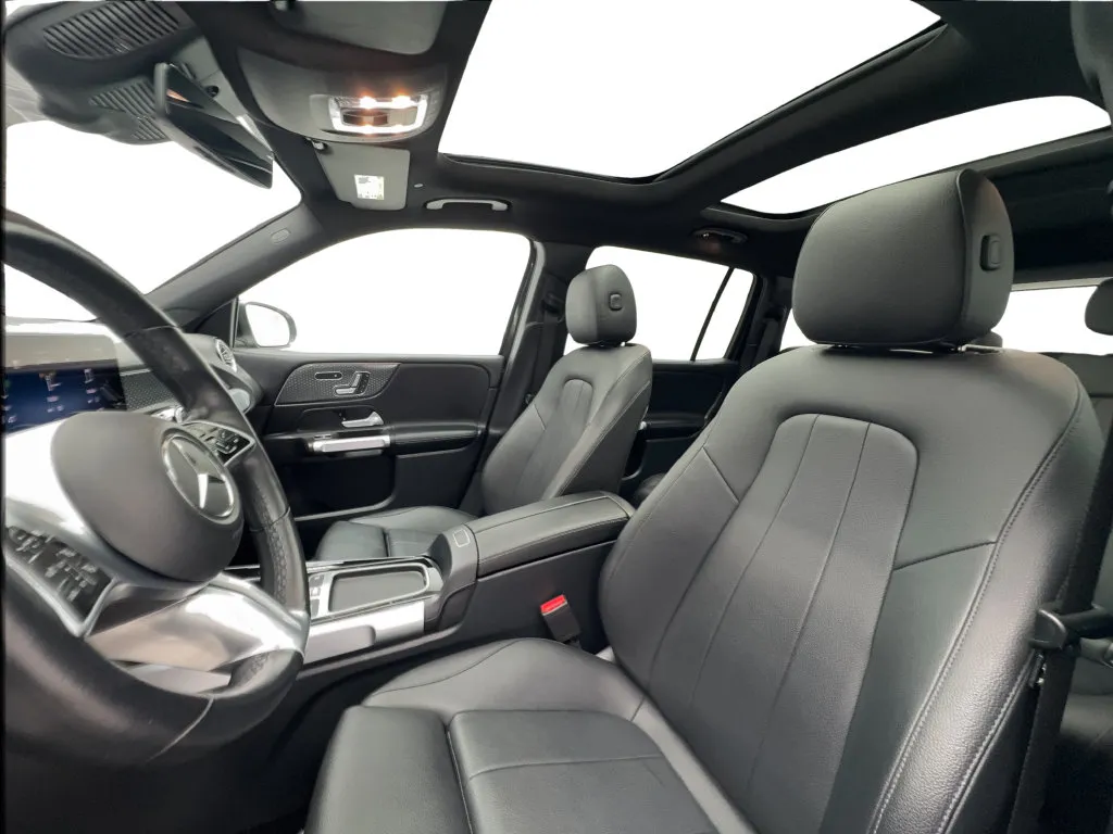 Mercedes-Benz GLB photo 21