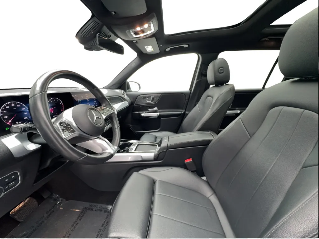 Mercedes-Benz GLB photo 22