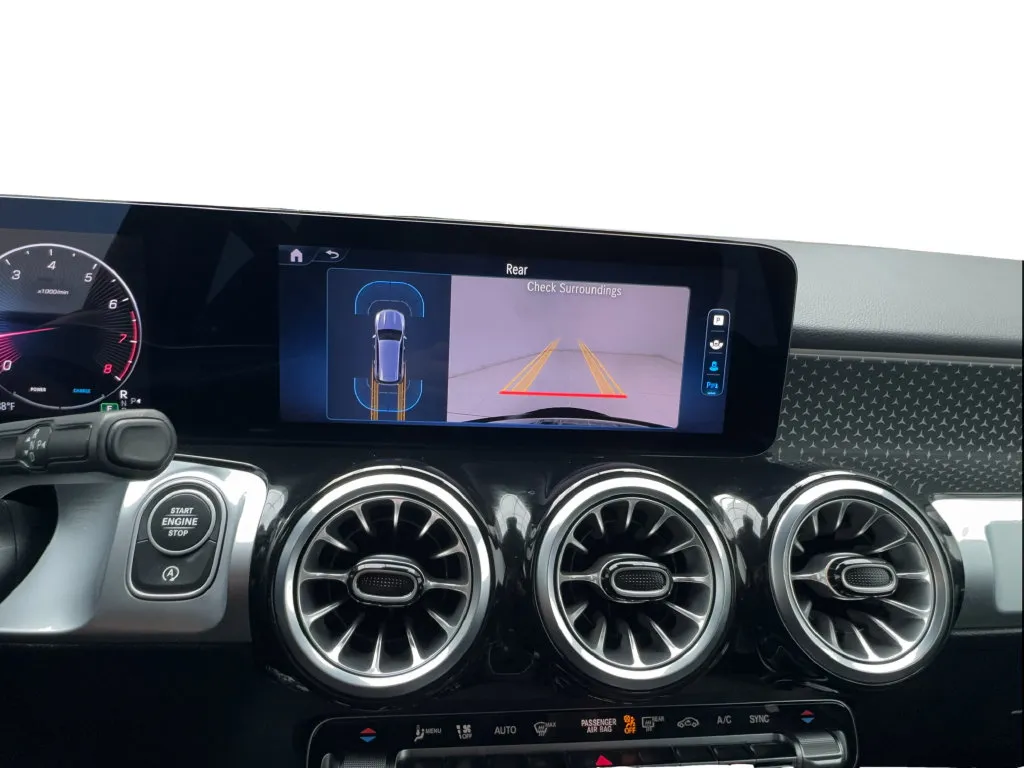 Mercedes-Benz GLB photo 51