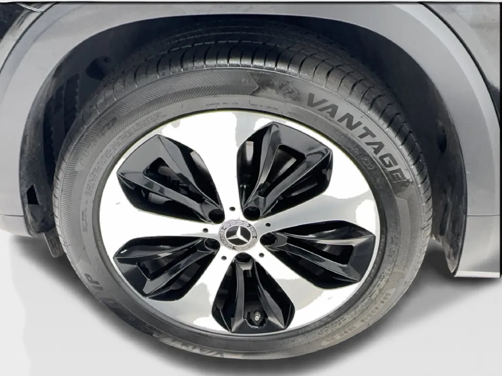 Mercedes-Benz GLB photo 15