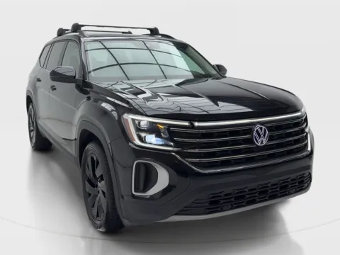 Photos of 2024 Volkswagen Atlas 2.0T SE w/Technology for sale in Plano, TX at Autos of Dallas - Plano