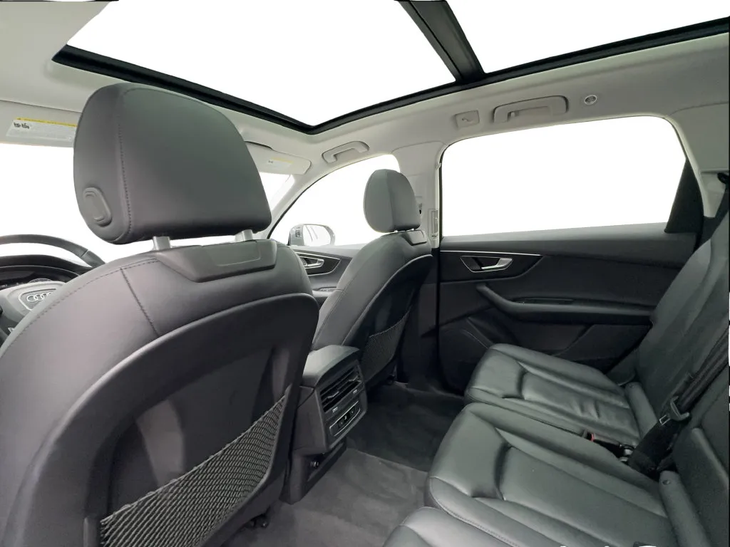 Audi Q7 photo 26