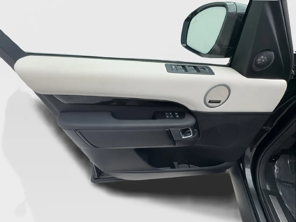 Land Rover Discovery photo 18