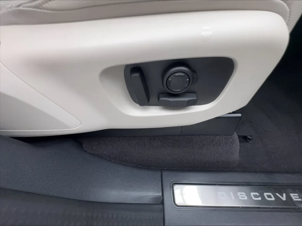 Land Rover Discovery photo 21