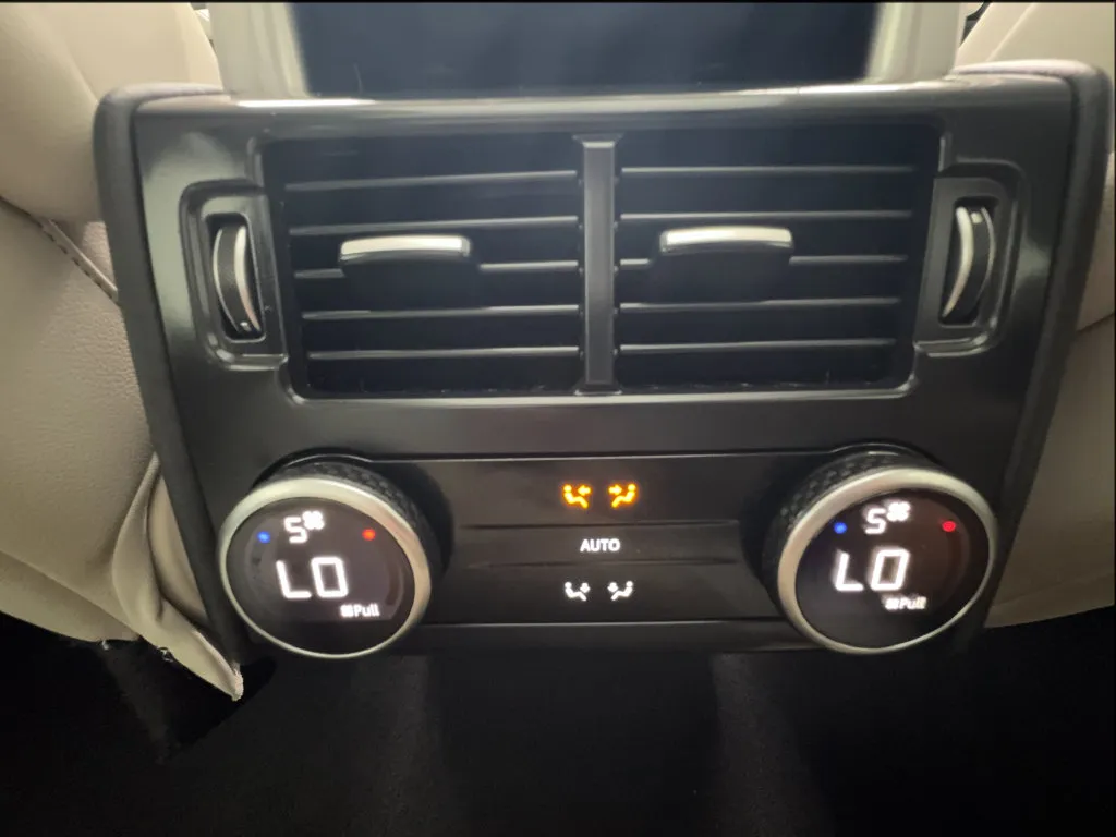 Land Rover Discovery photo 25