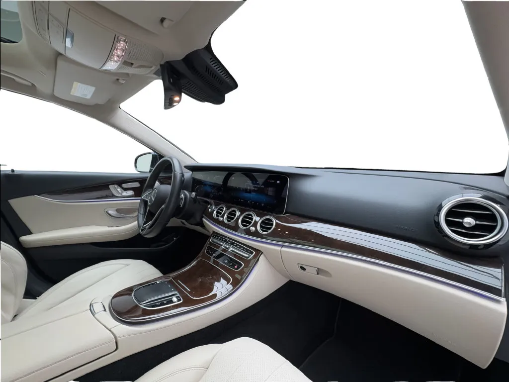 Mercedes-Benz E-Class photo 34