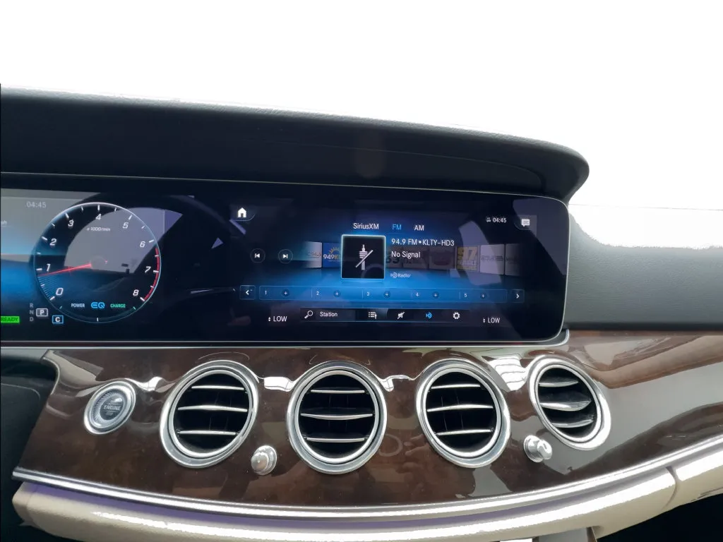 Mercedes-Benz E-Class photo 49