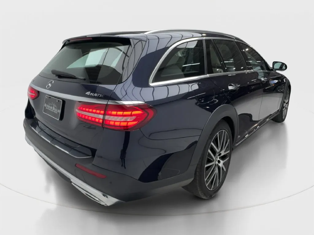 Mercedes-Benz E-Class photo 8