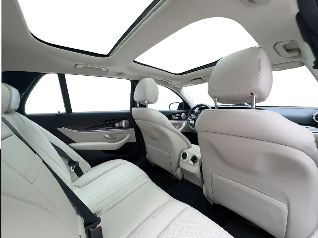 Mercedes-Benz E-Class photo 30