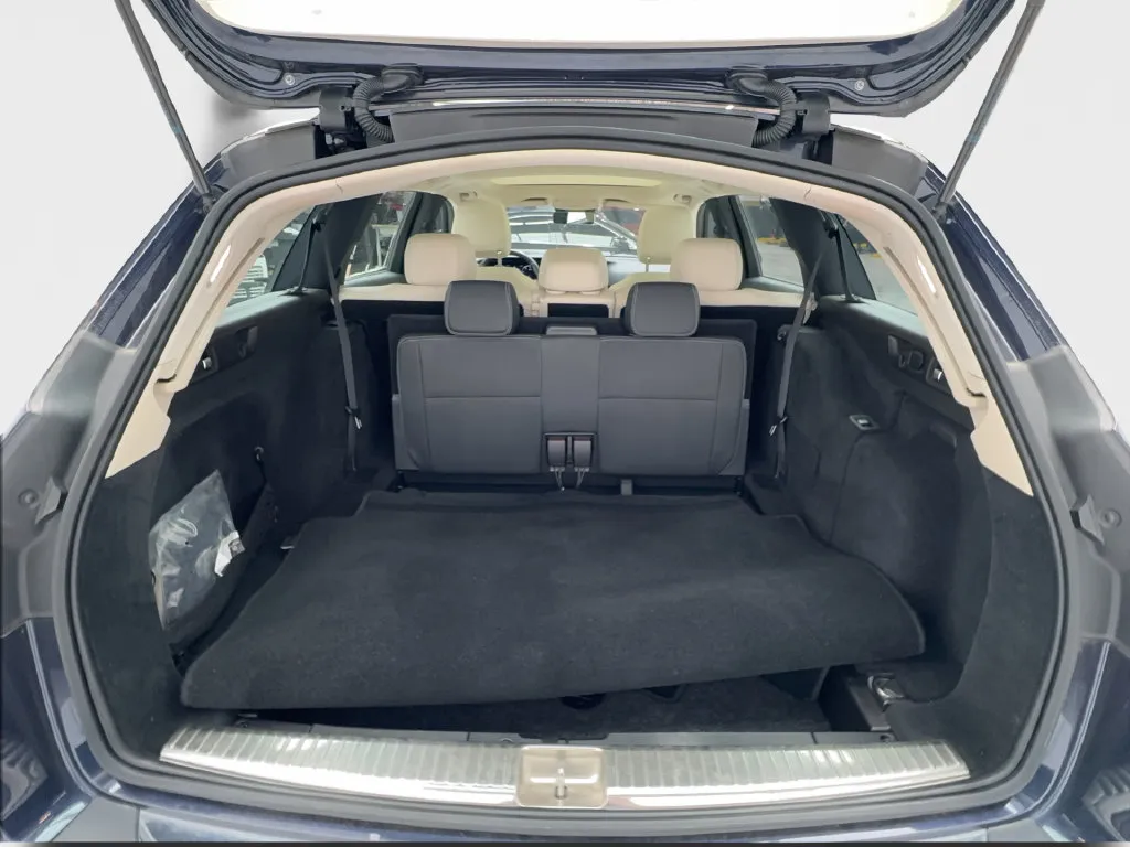 Mercedes-Benz E-Class photo 19