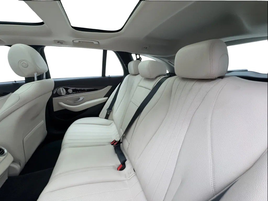 Mercedes-Benz E-Class photo 27