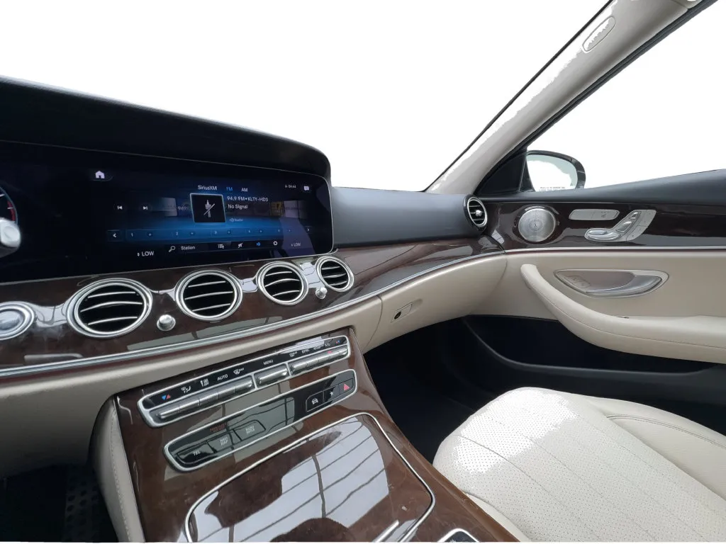 Mercedes-Benz E-Class photo 44