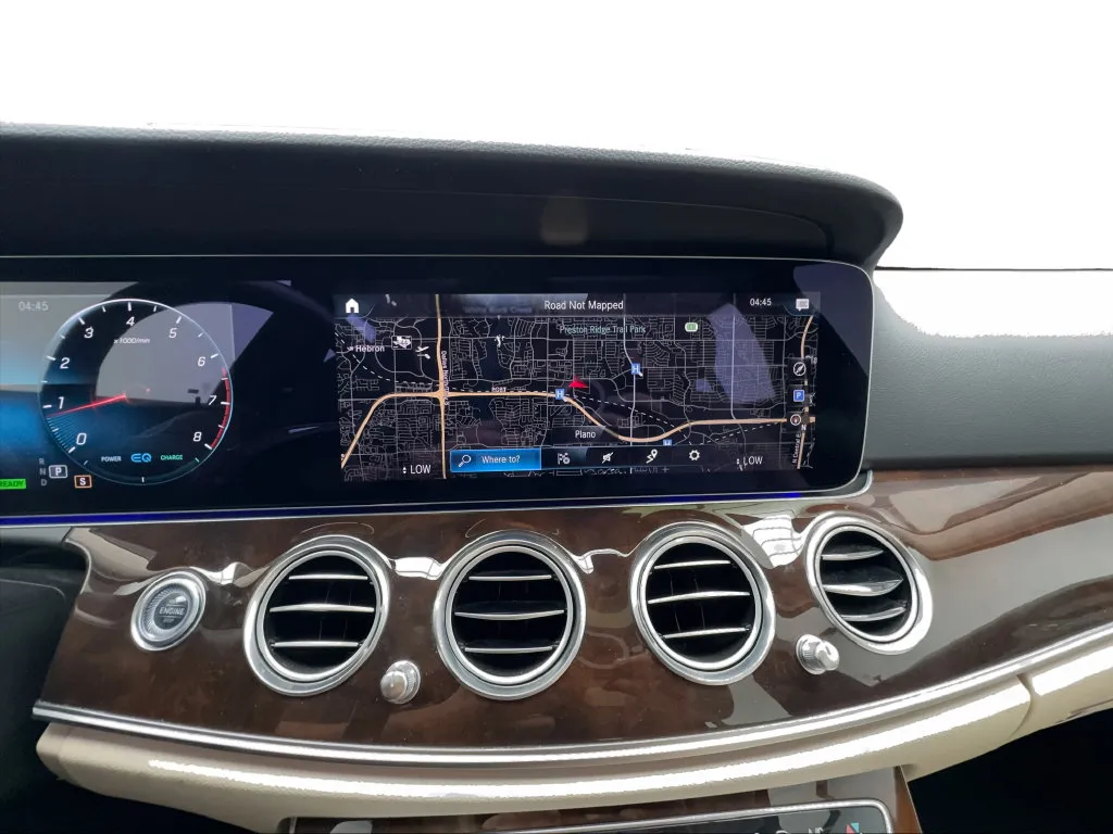 Mercedes-Benz E-Class photo 51