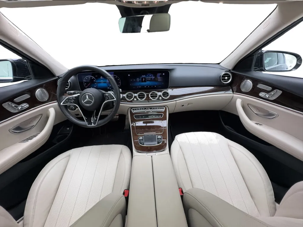 Mercedes-Benz E-Class photo 40
