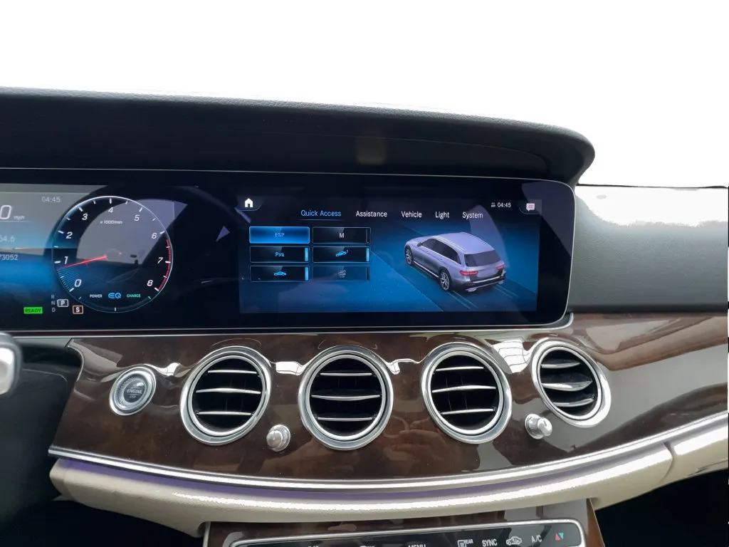 Mercedes-Benz E-Class photo 52