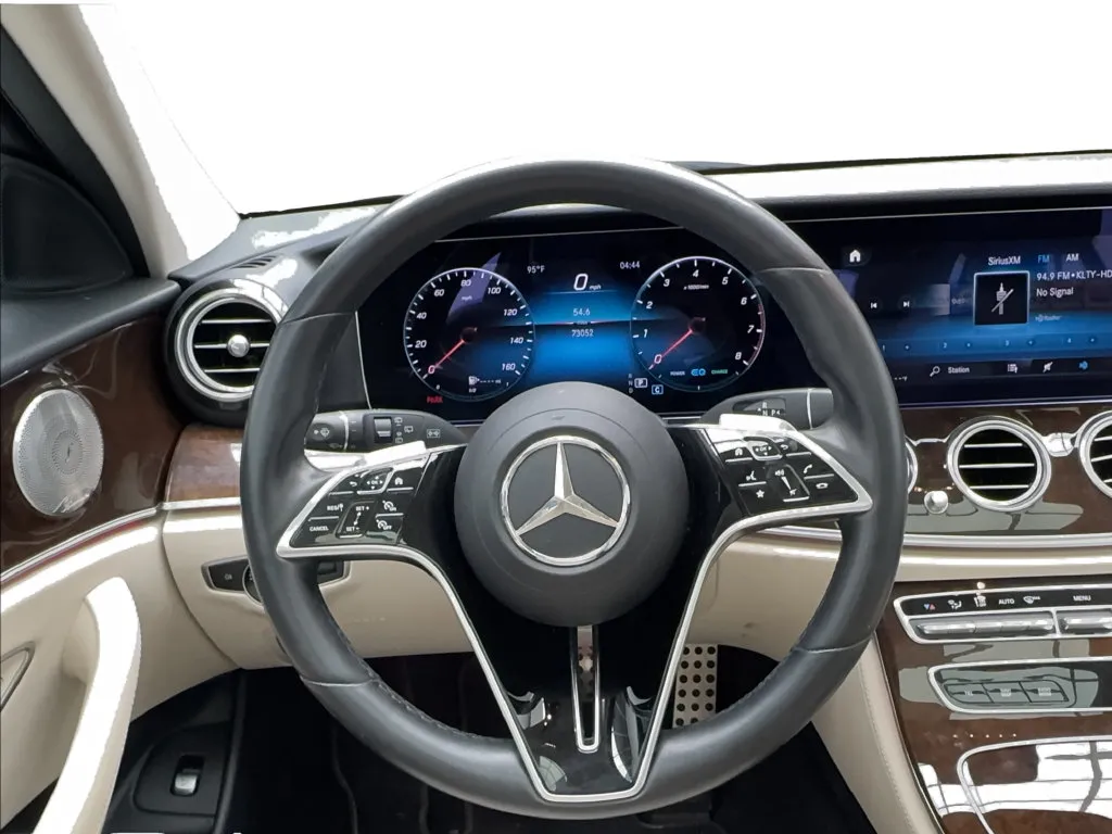 Mercedes-Benz E-Class photo 39
