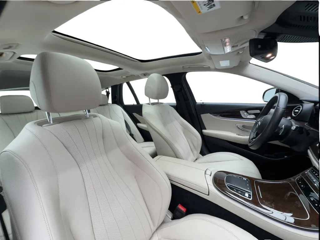Mercedes-Benz E-Class photo 33