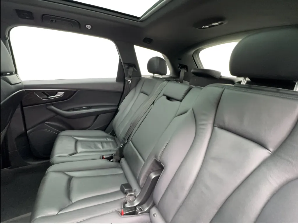 Audi Q7 photo 27