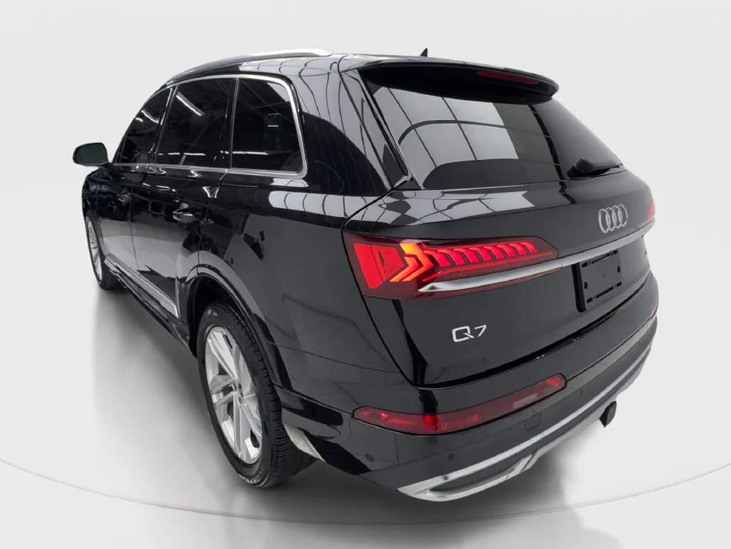 Audi Q7 photo 11
