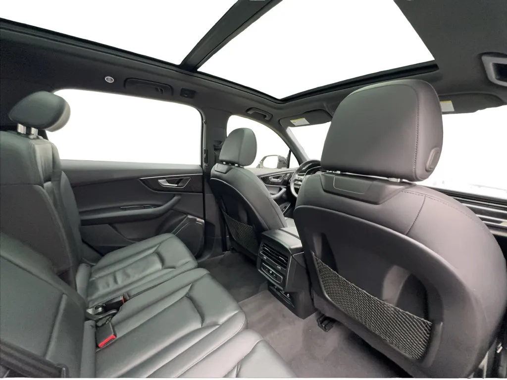 Audi Q7 photo 30