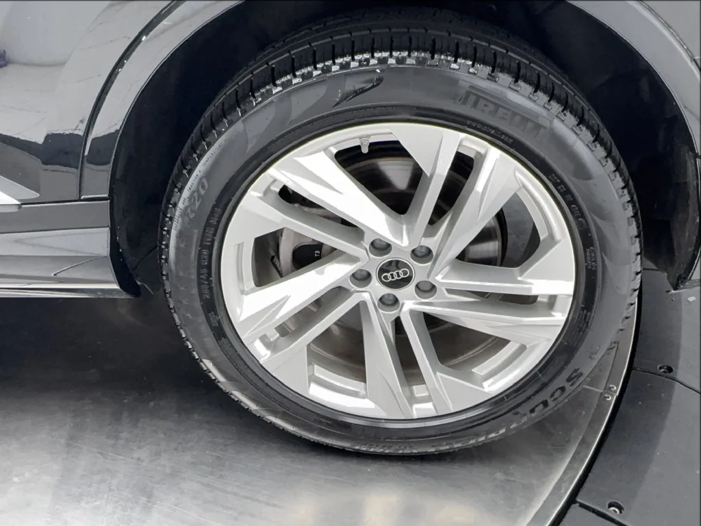 Audi Q7 photo 14