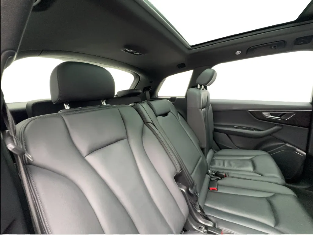 Audi Q7 photo 32