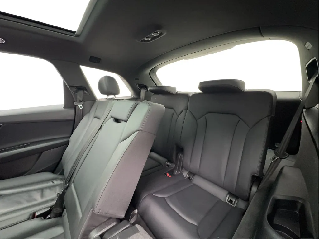 Audi Q7 photo 28