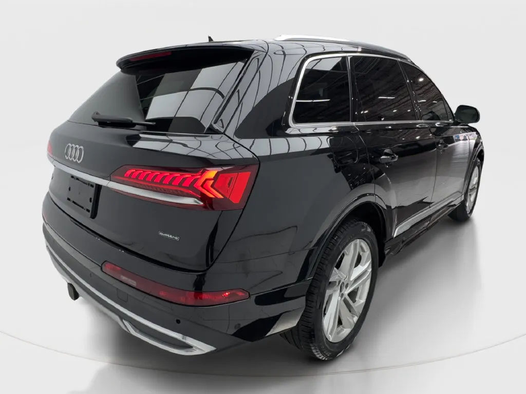 Audi Q7 photo 8