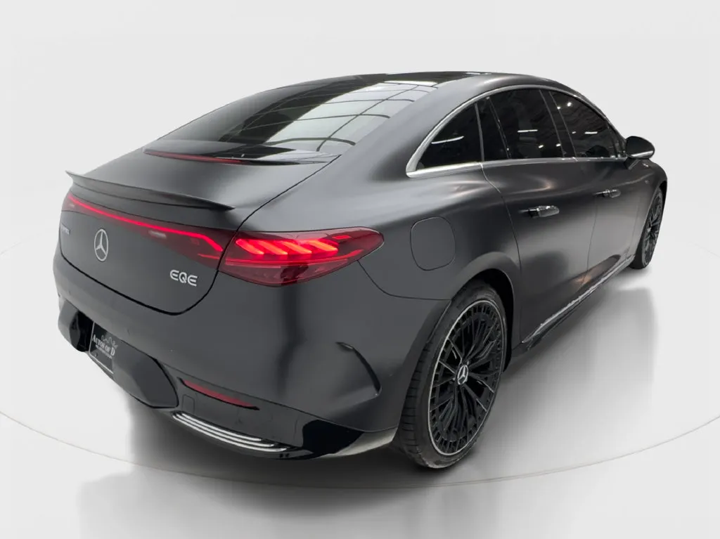 Mercedes-Benz EQE photo 8