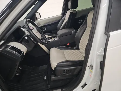 More photos of 2023 Land Rover Discovery HSE R-Dynamic at Autos of Dallas - Plano, TX