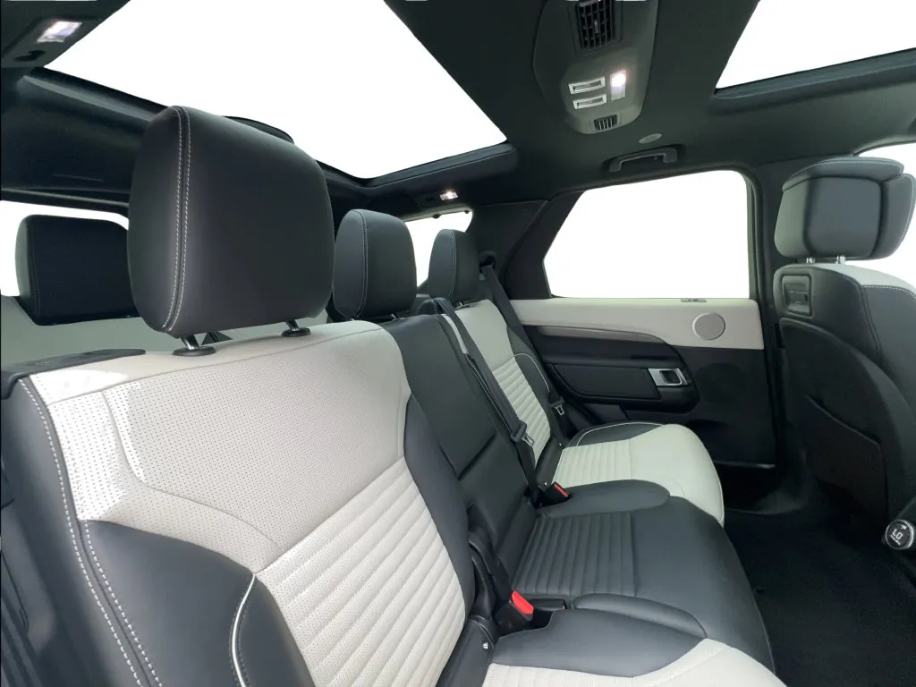 Land Rover Discovery photo 32