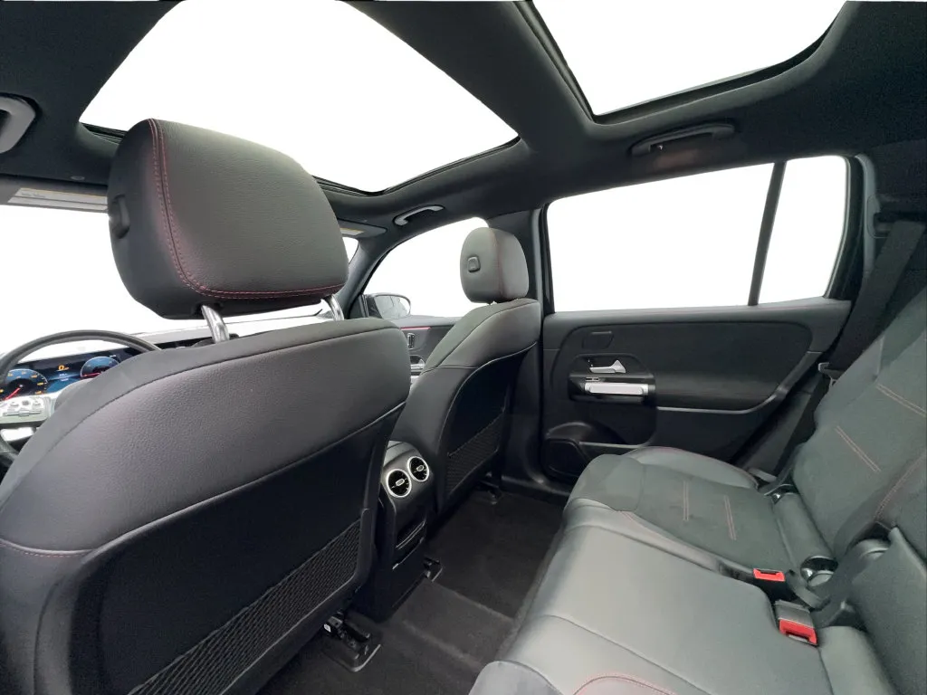 Mercedes-Benz EQB photo 25