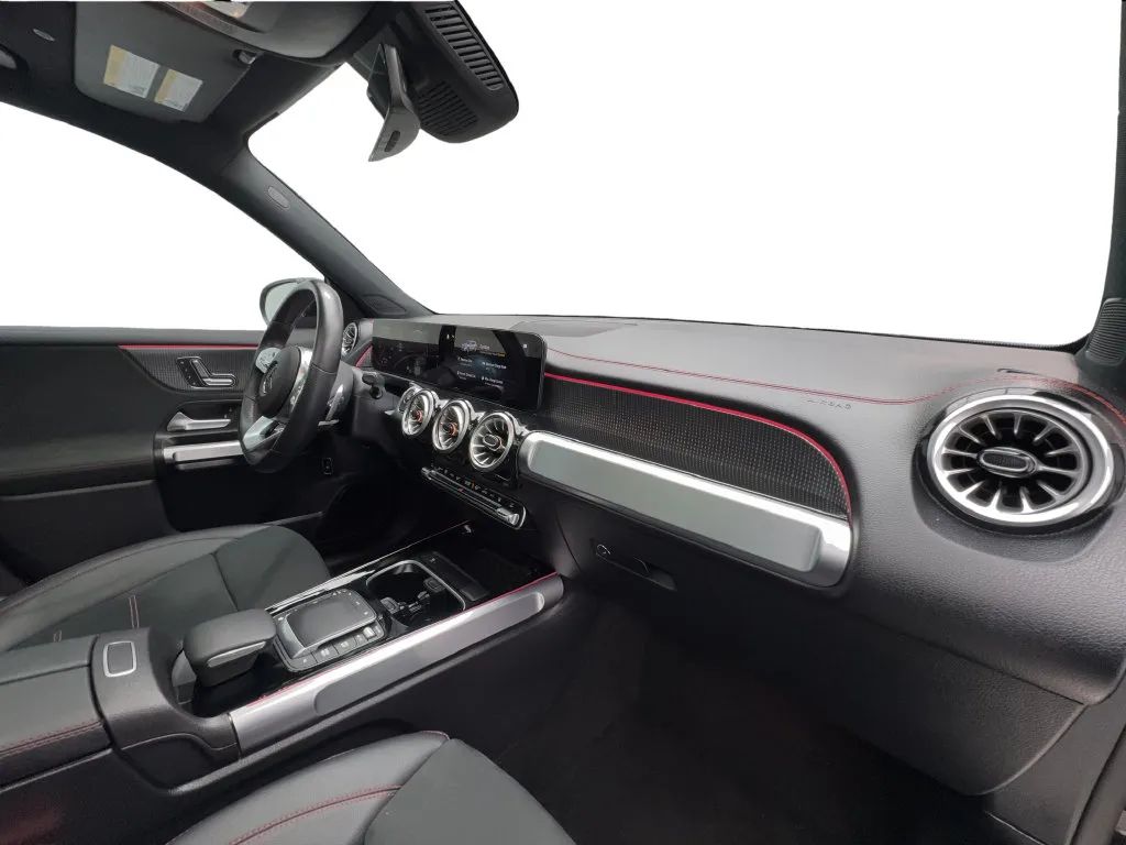 Mercedes-Benz EQB photo 33
