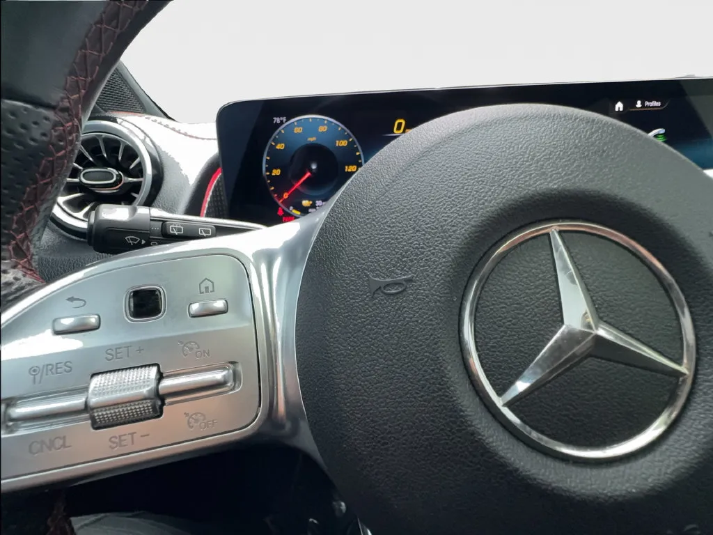 Mercedes-Benz EQB photo 42