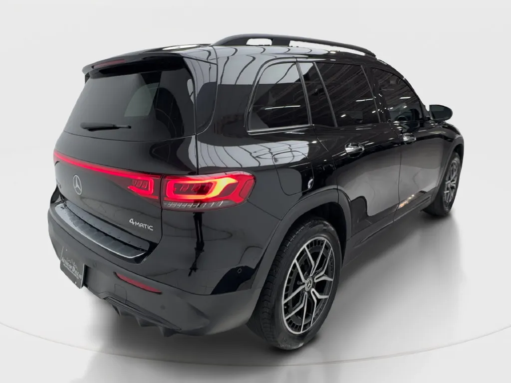 Mercedes-Benz EQB photo 8