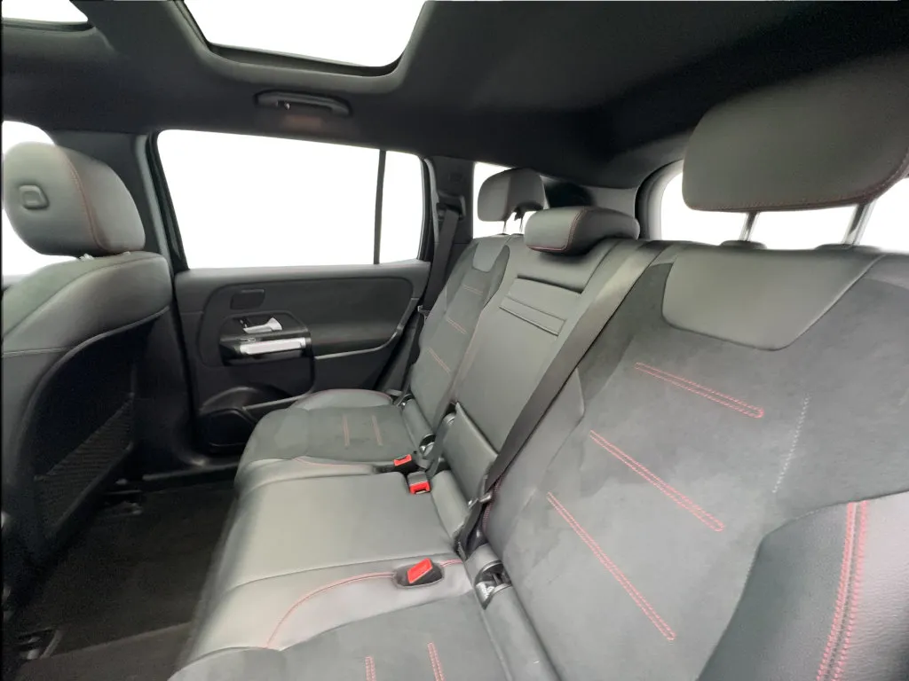 Mercedes-Benz EQB photo 26