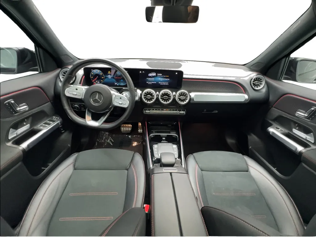 Mercedes-Benz EQB photo 39